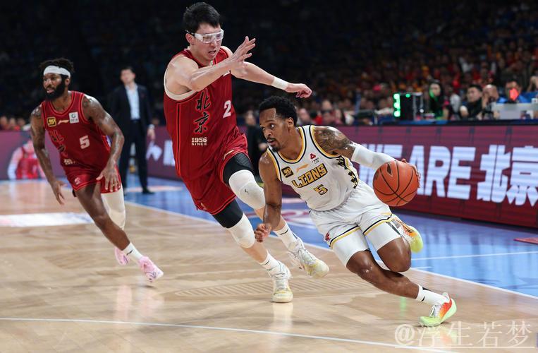 广厦战胜山西:塔克砍16分,迪亚洛斩获17分,CBA揭幕战收官 广厦战胜山西:塔克砍16分,迪亚洛斩获17分,CBA揭幕战收官