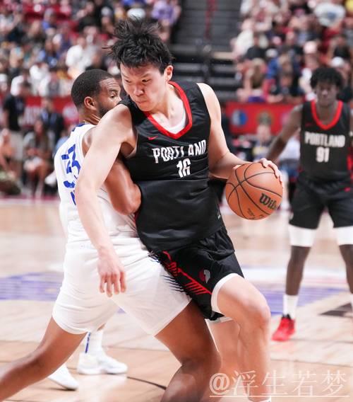 杨瀚森首次NBA先发出战 开拓者负于灰熊
